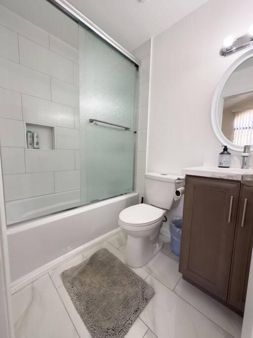 Modern Retreat 1 Mi. From Disney Anaheim Exterior foto