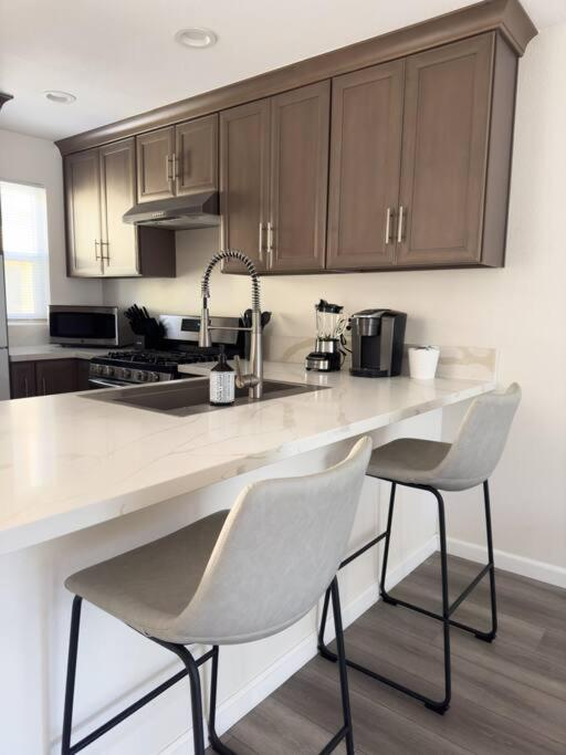 Modern Retreat 1 Mi. From Disney Anaheim Exterior foto